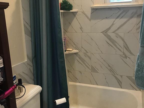 5th image of 1137 W Belmont Ave APT 3B