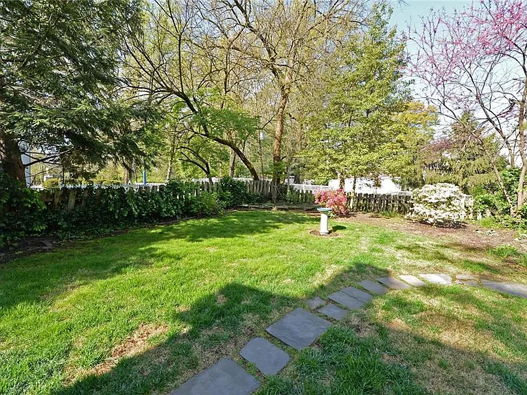 31 Algonquin Wood Pl — Photo 31