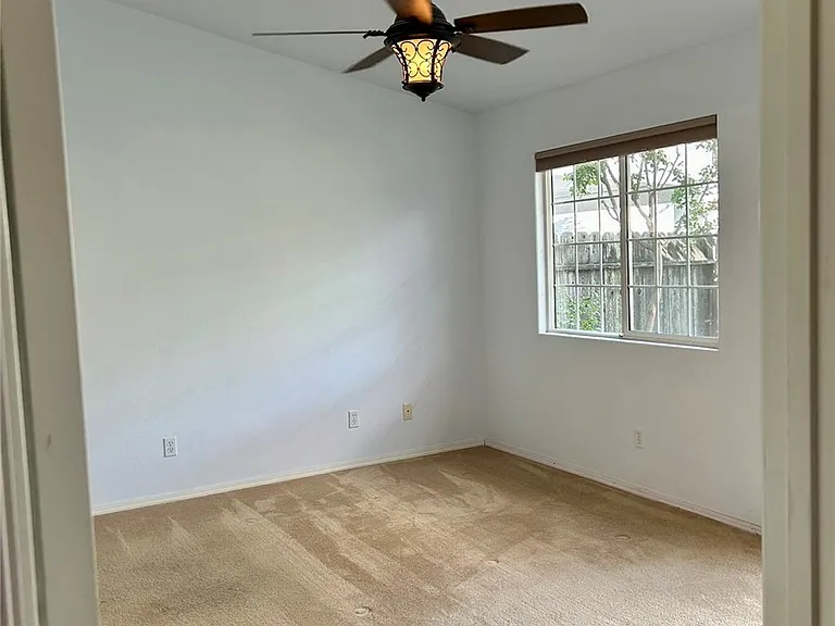 1509 Trinity Ct — Photo 16