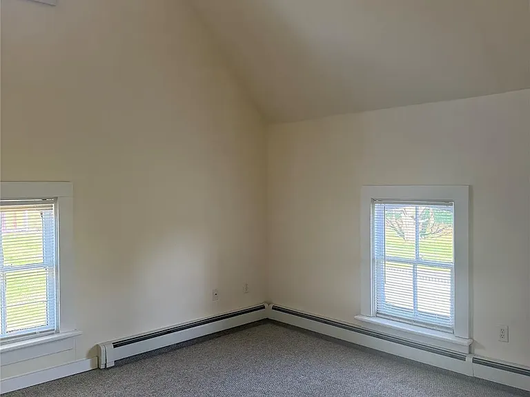 43 Barton St — Photo 9