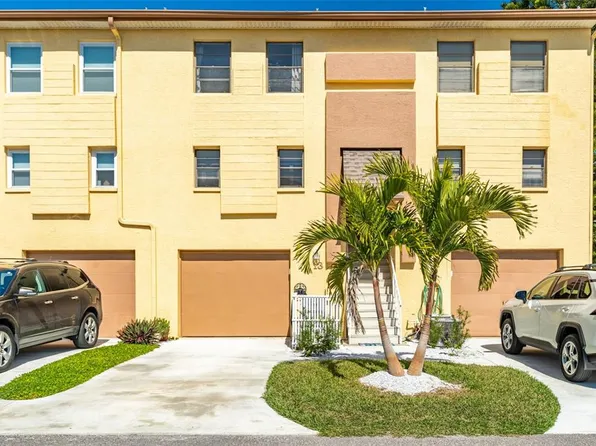 314 Windrush Blvd APT 13, Indian Rocks Beach, FL 33785