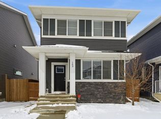 163 E Chelsea Rd, Chestermere, AB T1X 1Z3