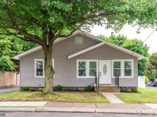 75 Pomona Ave, Fair Lawn Boro, NJ 07410
