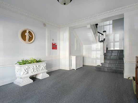 3rd image of 2921 Washington St APT 6
