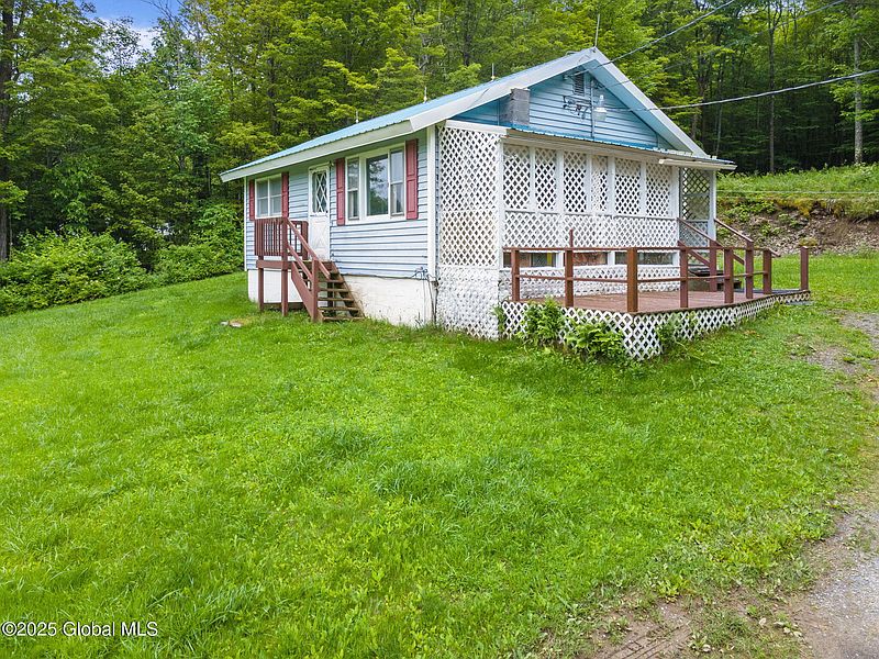 3rd image of 334 Greenbush Road