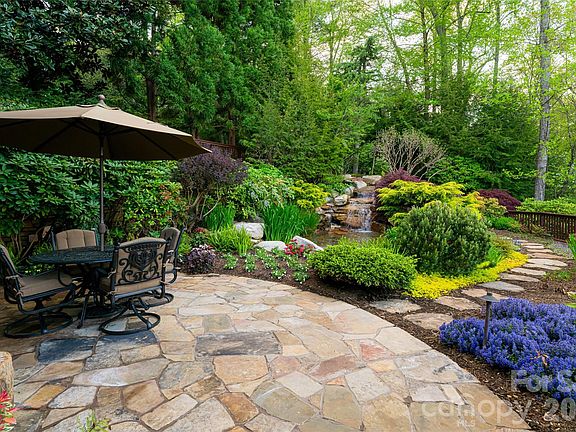 23rd image of 66 N Deerhaven Ln