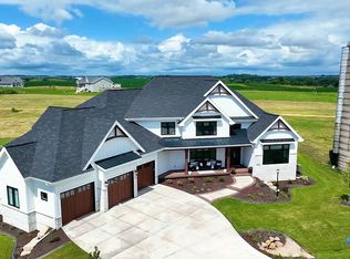 4977 Silo Prairie Dr, Waunakee, WI 53597