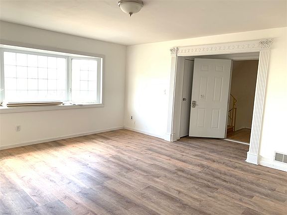 4th image of 39 E Joseph St #1