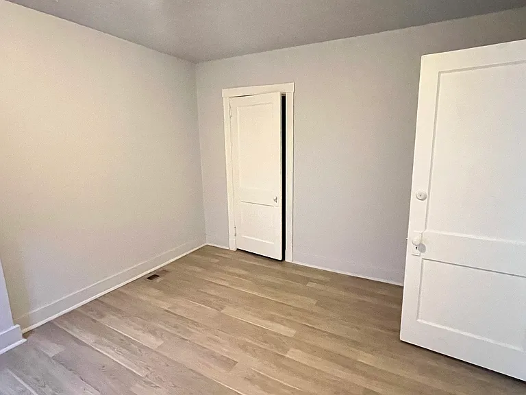 2330 Murray Ave — Photo 25