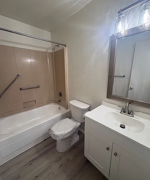 Hickory Hills Condominiums — Photo 23