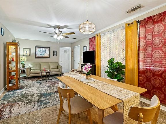 4th image of 2901 Lyndell Dr