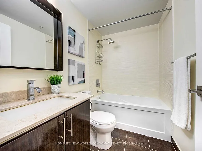 7161 Yonge St #1126 — Photo 8