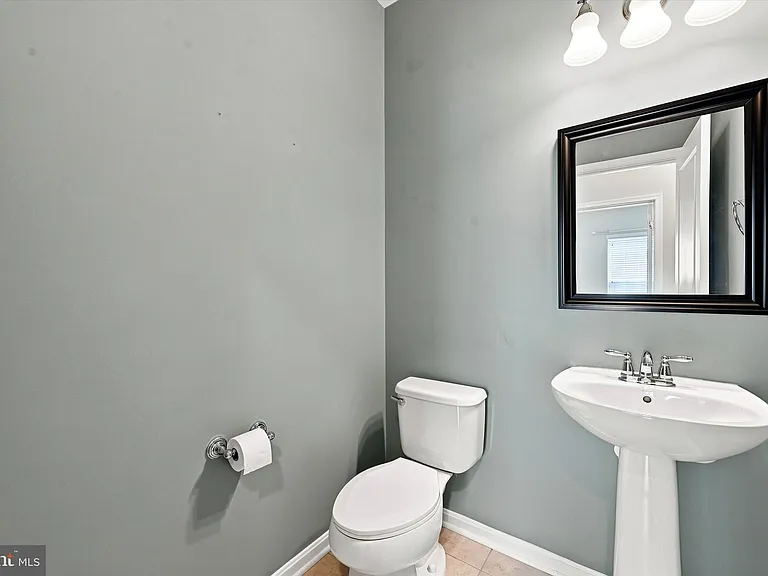 819 S Haines Cir — Photo 10
