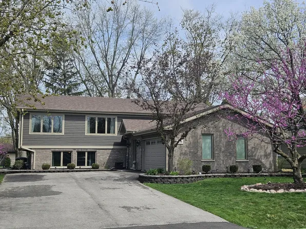 520 Hackberry Rd, Frankfort, IL 60423