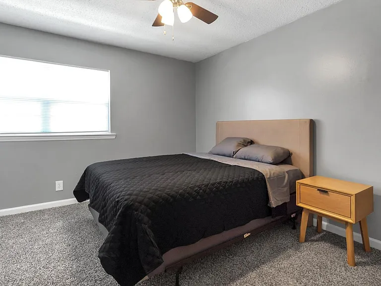 Amelia Apartments and Townhomes — Photo 4