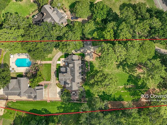 3rd image of 805 Cloverdale Rd