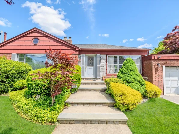 511 Milligan Lane, West Islip, NY 11795