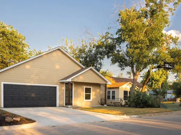 321 S Rusk St, Weatherford, TX 76086