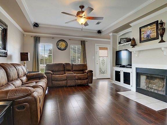3rd image of 30591 Oak Crest Dr