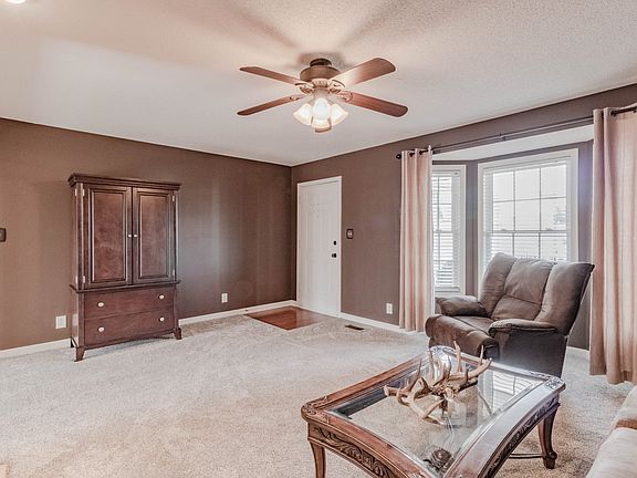4th image of 915 Sugarcane Way