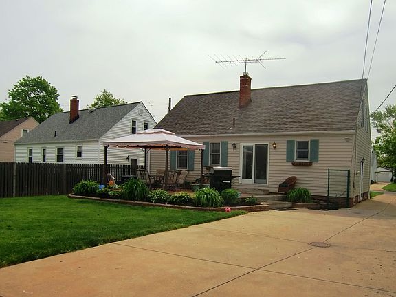 4th image of 30111 Fairway Blvd