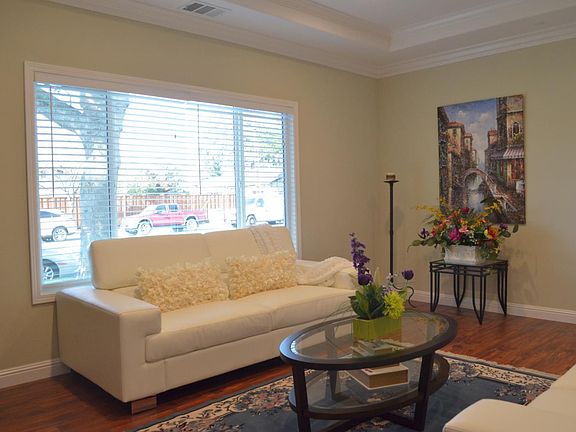 4th image of 2334 Cabrillo Ave