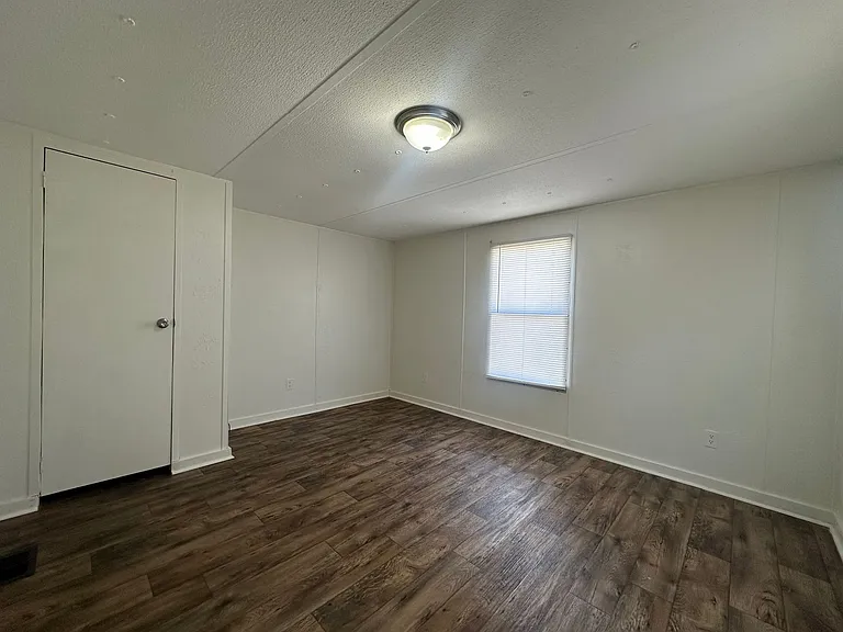 134 Littleton St — Photo 11