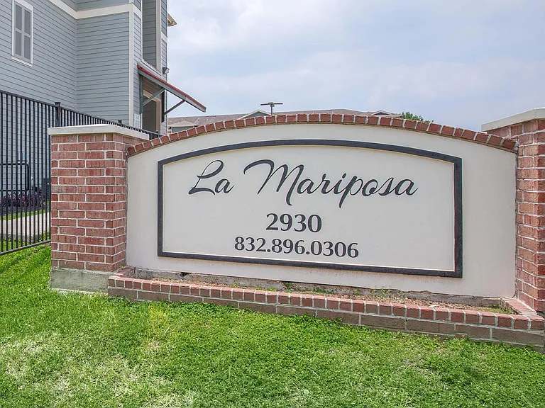 La Mariposa Apartments — Photo 9