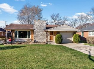 402 S Na Wa Ta Ave, Mount Prospect, IL 60056
