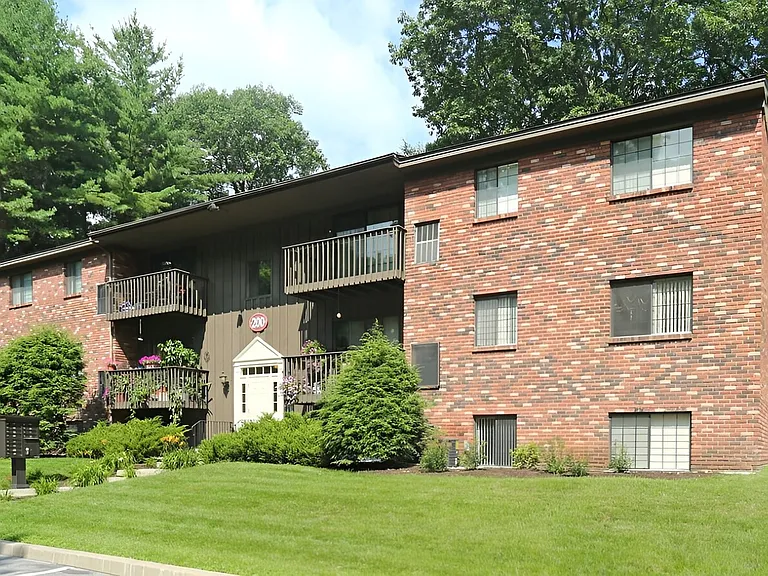 Crescent Village — Photo 18