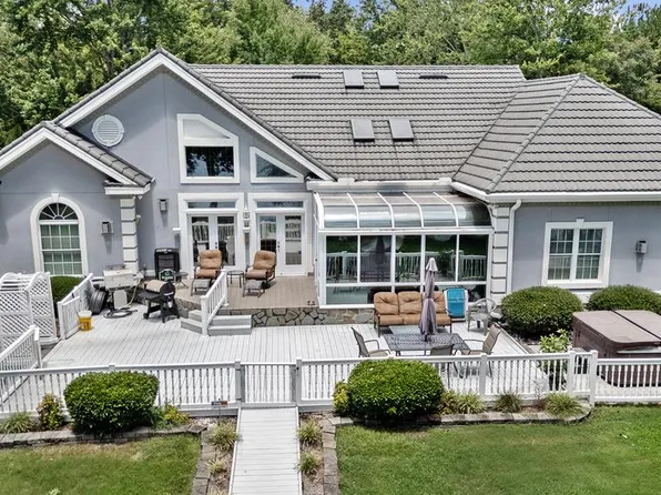 88 Summerset Point Dr, Cross Hill, SC 29332