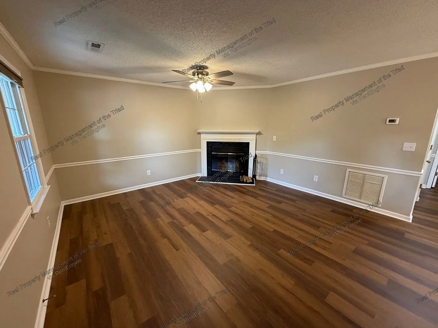 2 bed, 2.0 bath, 1118 sqft, $1,335 — Photo 2