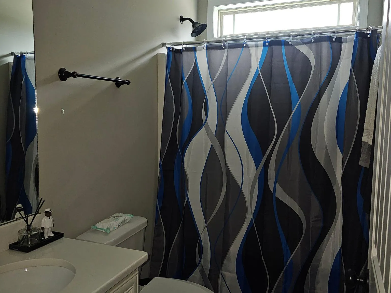 4 bed, 1704 sqft, $2,000 — Photo 3