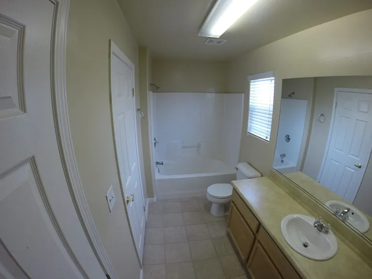 663-665 Clover Meadow Ct — Photo 8