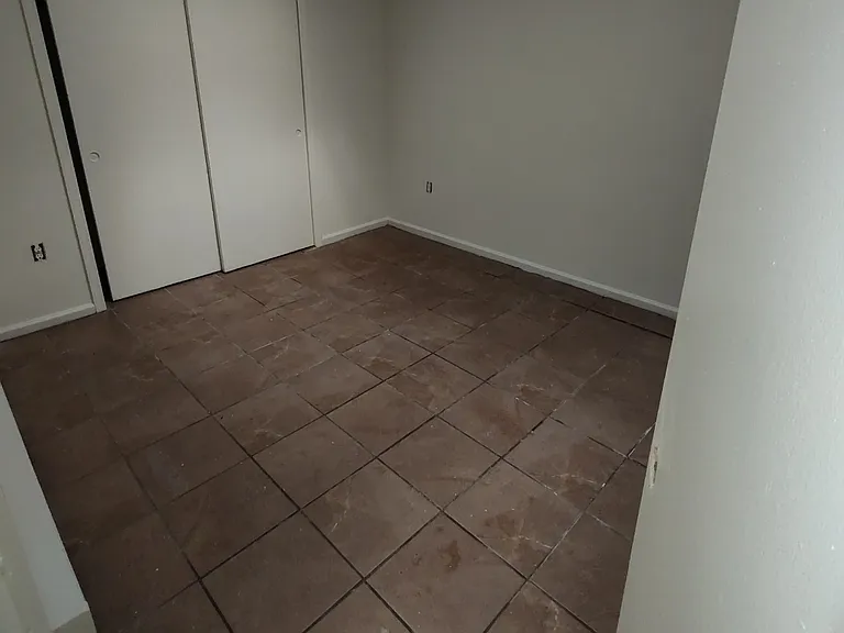 34 Railroad St #6 — Photo 6