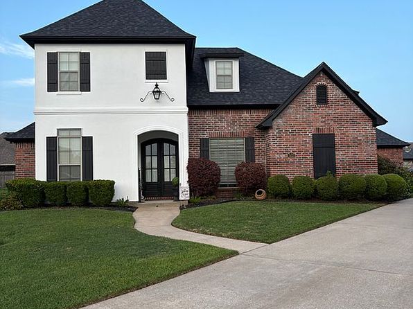 522 Falling Water Cir