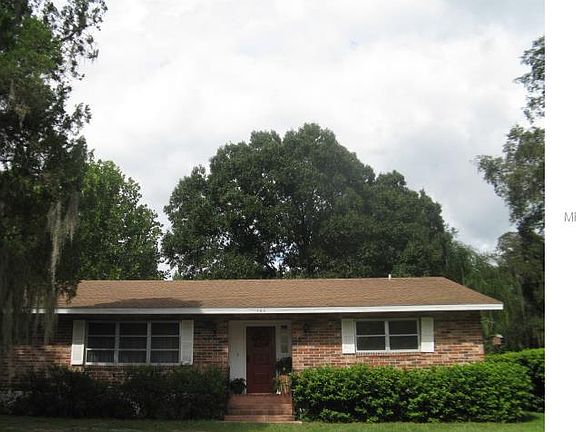 2nd image of 703 Lakeshore Dr