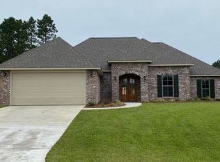 30 W Cadbury Ln, Hattiesburg, MS 39402
