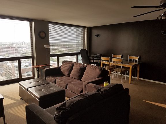 3rd image of 4343 N Clarendon Ave APT 1815