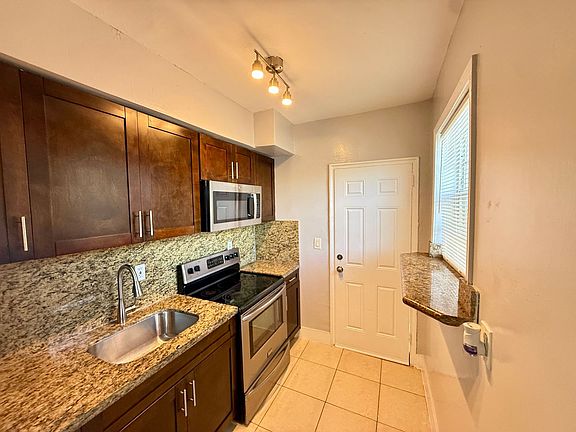 5th image of 6940 Bay Dr APT 7