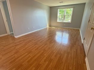 26 Saratoga Ave #4, Pawtucket, RI 02861