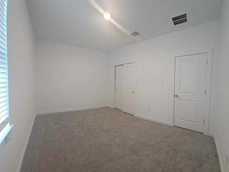 8442 Bay Oaks Dr — Photo 3