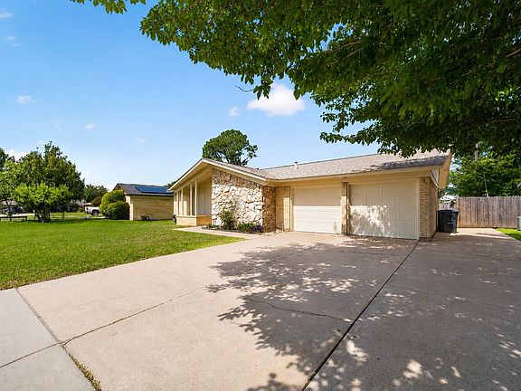 3rd image of 2102 Jeannette Ct