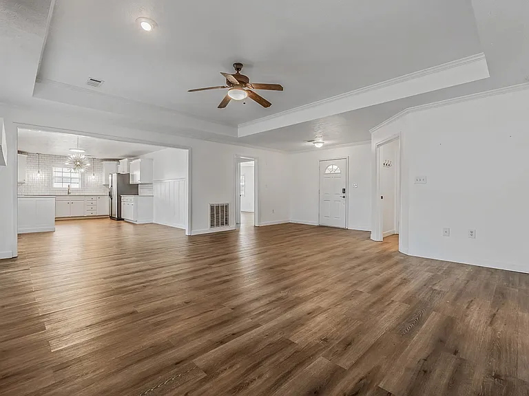 2213 Caleb Dr — Photo 5