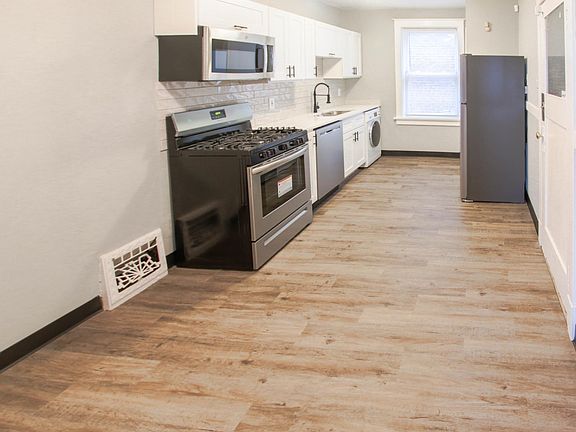 2nd image of 2900 Pestalozzi St