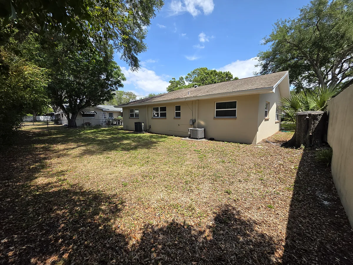 Building Photo - 210 Patricia Ave #1