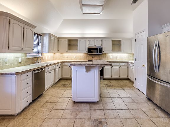 4th image of 5901 River Bend Dr