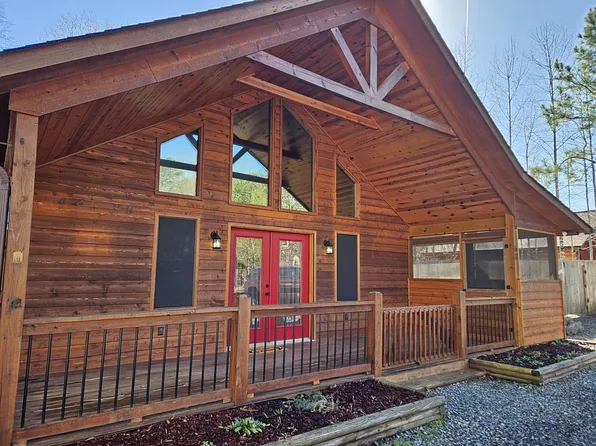 68 Hilltop Valley Dr, Murphy, NC 28906