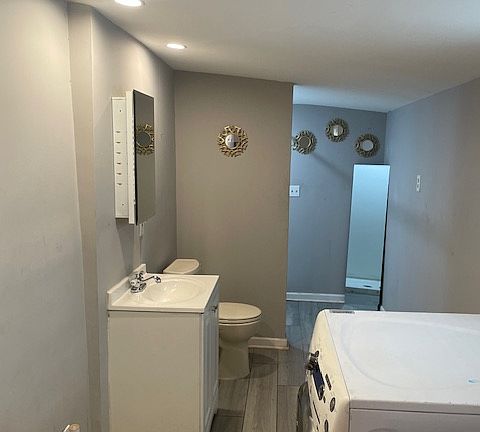 400 ashmore - bathroom / laundry room