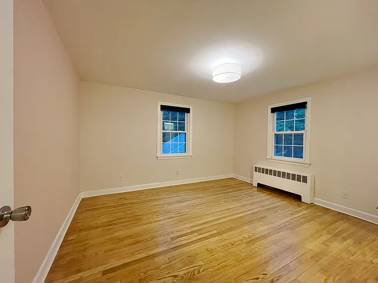 101 Olcott Dr — Photo 12